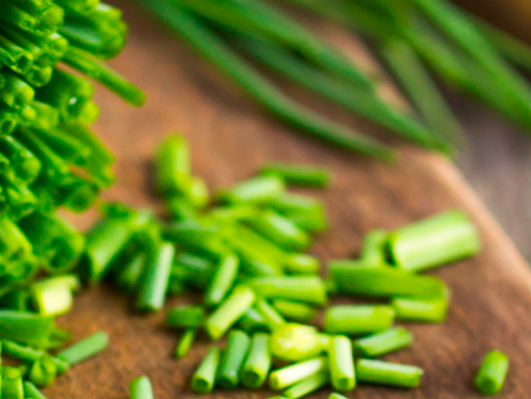El cebollino: fuente de proteínas, carbohidratos y vitaminas