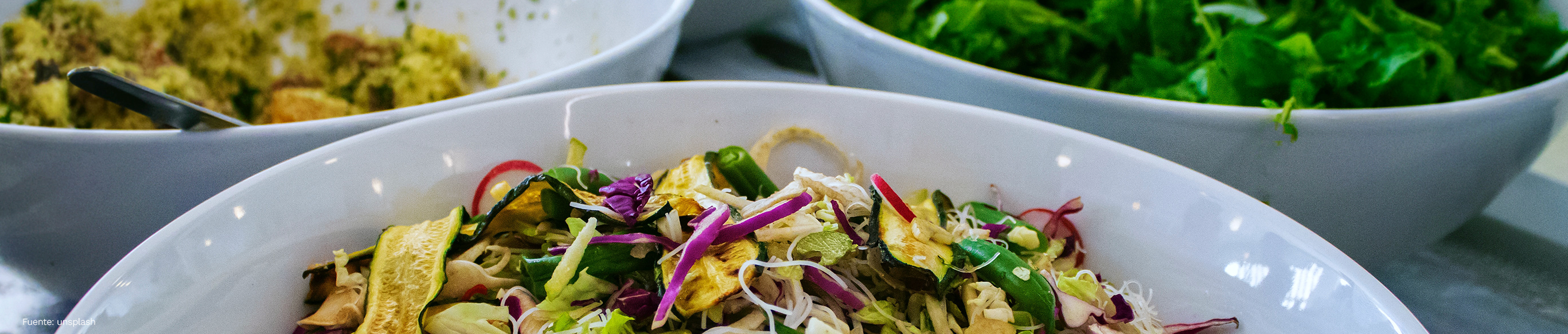 5 alimentos que son toppings saludables para tus ensaladas