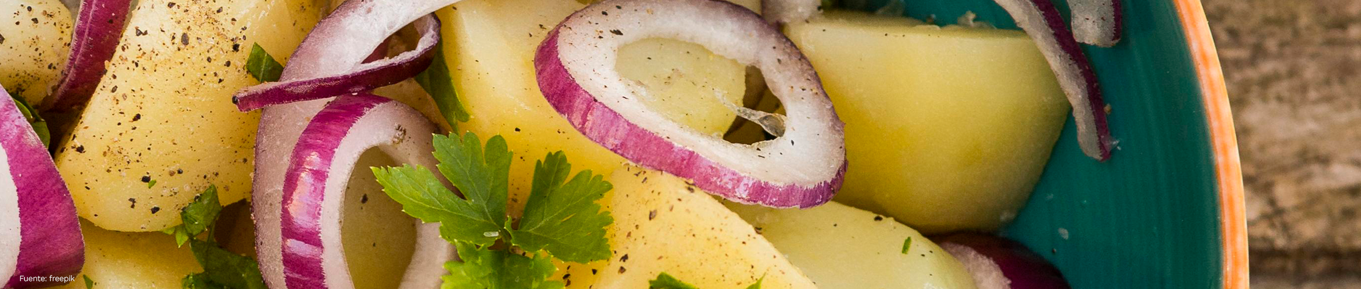 Ensalada de patata y pepino fresco